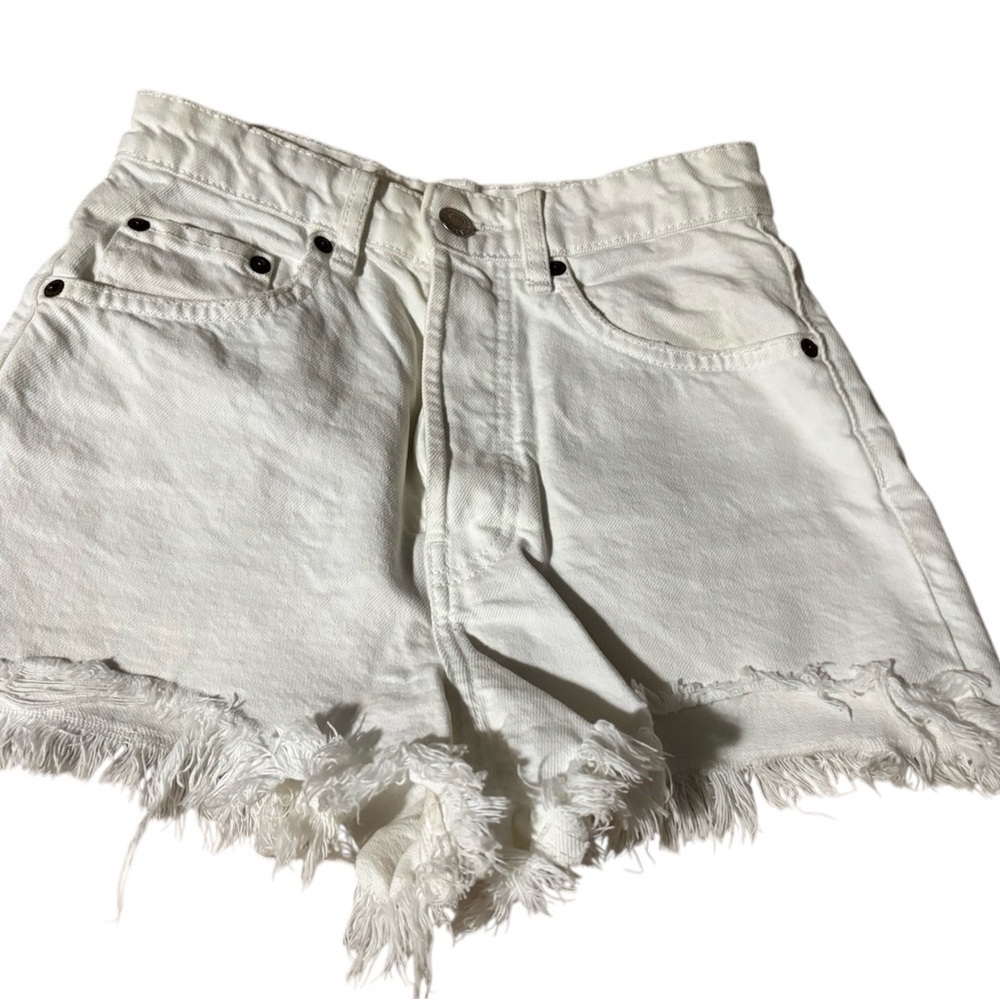 SOLD🛍Bundle sale🛍Zara White Jean Shorts Distressed High-Waisted size 2 - Picture 2 of 8